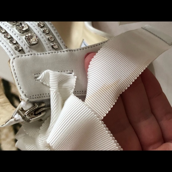 Brian Atwood Nausica white evening/bridal sandals - Picture 5 of 8